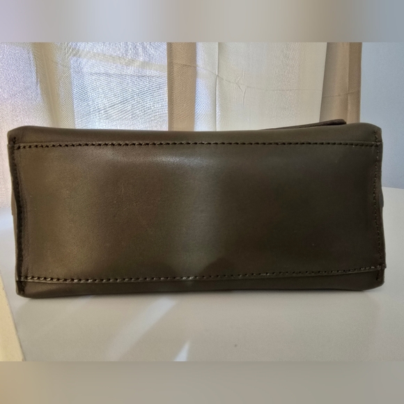 Kenneth Cole Bag - Picture 6 of 8